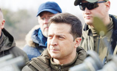 Komediden başkomutanlığa... Kimdir bu Zelenski