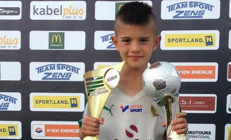 15 yaşındaki harika çocuk İsak Vural Fenerbahçeye transfer oldu Barcelona ve Benficadan İstanbula...