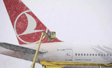 Hava ulaşımına kar engeli THYnin iptal seferleri artıyor