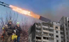 Ve korkulan oldu... Rusya Mariupolü vakum bombaları ile vurdu