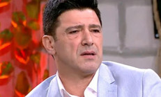 Hakan Ural acı haberi canlı yayında aldı