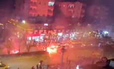 Fenerbahçe ve Galatasaray taraftarı birbirine girdi