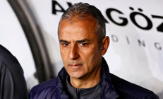 Son Dakika: Fenerbahçede İsmail Kartal yolcuları belirledi