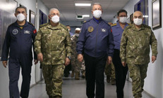 PKKya Pençe-Kilit operasyonu başladı Bakan Akar: Birinci safhadaki hedefler ele geçirildi