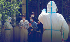 Karantinadaki Şangay’da ölümler başladı: Sosyal medyada milli marş sansürlendi