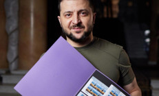 Zelenski paylaşmıştı… Kapıda kuyruk oldular: Tanesi 100 dolara satılıyor