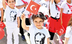 23 Nisan coşkusu yine yeniden sokaklarda