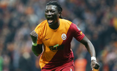 Galatasarayda Bafetimbi Gomisten özür ve taraftara mesaj