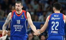 Anadolu Efes, EuroLeague’de final için sahaya çıkıyor