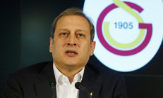 Galatasarayda Burak Elmas salonu terk etti