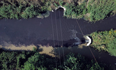 Tedirgin eden görüntü Nilüfer Çayı siyah akmaya başladı