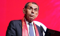 Galatasarayda Dursun Özbekten 25 milyon Euroluk kasa kolaylığı Seçilmesi halinde sıcak parayı devreye sokacak
