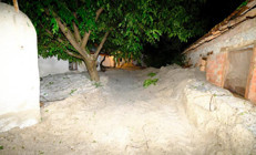 Yozgatta yarım metre dolu yağdı Evlerin önü kapandı