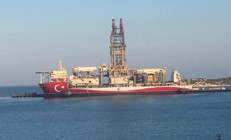 Abdülhamid Han gemisine Türk bayrağı işlendi