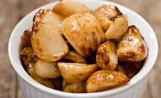 Sarımsak nasıl saklanır Kabuklu, kabuksuz ve rendelenmiş sarımsağı buzdolabında veya dondurucuda saklanmanın yolları