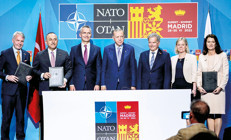 Türkiye NATO vetosunu kaldırdı