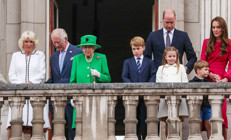 İngiliz kraliyet ailesi için de kemer sıkma zamanı: Paralar suyunu çekiyor