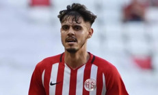 Antalyaspor, Bahadır Öztürk’ü Rizespor’a kiraladı