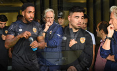 Fenerbahçe-Hull City maçında dikkat çeken kare Ozan Tufan ve Jorge Jesus...