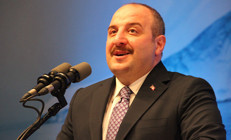 Bakan Varank ve BAEli mevkidaşı çalıştaya katıldı