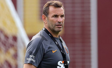 Galatasarayda 4 ayrılık birden Okan Buruk biletlerini kesti, kulüp aramaya başladılar...