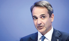 ‘Telekulak’ soruları Miçotakis’i zorladı