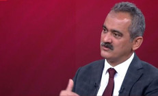 Okullarda, dersliklerde maske takılacak mı Bakan Özer açıkladı.