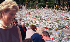 Prenses Diana, taziye çiçekleri ile Kraliçe II. Elizabeth’i gölgede bıraktı