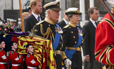 Tüm gözler Meghan Markle ve Kate Middletonı aradı... Prenses Anne ezber bozdu