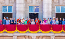 Daha Kraliçe hayattayken taht savaşı yaşanmış: Charles kral olmasın diye...