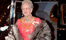 Tek gerçek kraliçenin kararı oğlunu çok kızdırdı: Babaanneleri unvanlarını alıp çocuklarıma zarar verdi