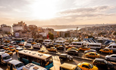 Ne olacak bu İstanbul trafiği İş saatleri araç hızı 10 km altında seyrediyor: Toplu taşımanın özel yolları olmalı