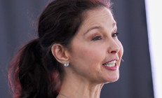 Taciz kurbanı ünlü yıldız, filmde kendini oynadı: İlk itiraf ondan gelmişti