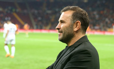 Galatasaray Teknik Direktörü Okan Buruk: Elimizde çok oyuncu var, zorlanıyoruz