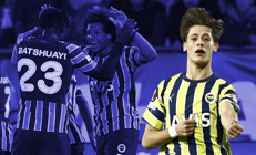 Fenerbahçe hata yapmadı, Dinamo Kievi yenip UEFA Avrupa Liginde son 16 turuna kaldı Namağlup lider...