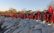 Maltepede Atatürk için saygı zinciri ve dalışı