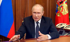 Putin: Mevzi terk etme ve firar etme gibi sorunlarımız var...