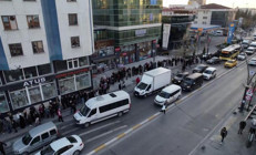 EYTliler kuyruk oluşturdu SGK önünde sıraya girdiler