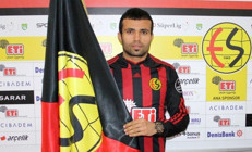 Hürriyet Gücer de Eskişehirspor’un transfer yasağının kalkması için imza verdi