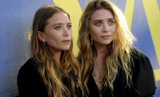 O da ikiz kardeşinin yolundan gitti: Yıllardır birlikte olduğu sevgilisiyle gizli nikahla evlendi