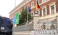 İstanbuldaki 5 konsolosluk bugün de kapalı CNN TÜRKte Nihat Uludağ detayları anlattı