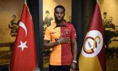 Sam Adekugbe, Galatasarayın ilk Kanadalı futbolcusu oldu