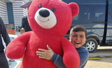 Beşiktaşlı taraftarlarca toplanan oyuncaklar Kahramanmaraş’a ulaştı