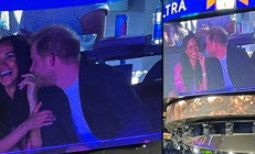 Kritik kararın ardından ilk kez ortaya çıktılar… Harry ve Meghan öpücük kamerasına yakalandı: 20 bin kişi “öpüşün” diye bağırdı