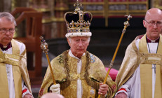 Yıllardır bu anı beklemişti: Charles tacına kavuştu