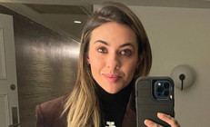 Kansere yakalanma riski olduğunu öğrenen genç şarkıcı: İki mememi de aldıracağım