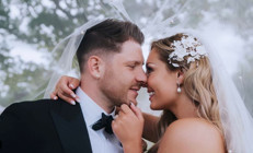 Elini göğsüne götürdü ve korkunç gerçeği fark etti: Balayından bir gün önce kabusa uyandı