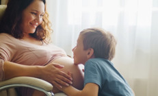 Dünyada doğum yaşı gittikçe artıyor, 40 yaş üstü anne olan kadınlar anlatıyor: ‘Kızım çocuktan ziyade torun gibi oldu’