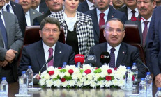 Adalet Bakanlığında devir teslim... Yılmaz Tunç görevi devraldı