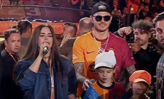 Galatasarayın şampiyonluk kutlamasında beklenen buluşma gerçekleşti Simge Sağın - Mauro Icardi düeti geceye damga vurdu...